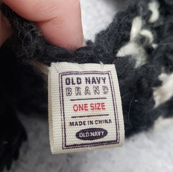 Old Navy | Black and White Knit Pom Pom Scarf - Picture 2 of 4